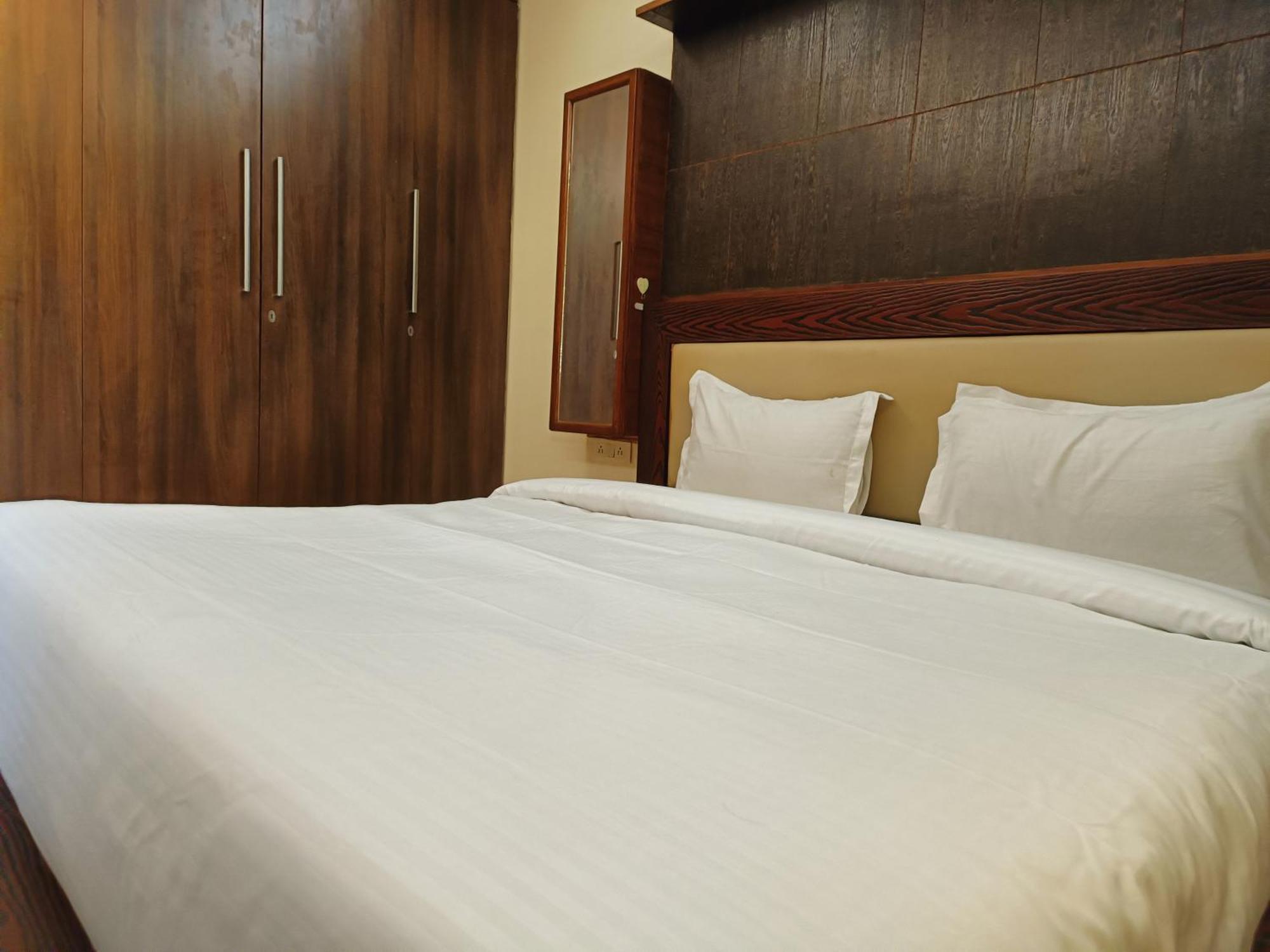 Greenleaf Apartment And Suites, Greater Kailash 1 New Delhi Exterior photo